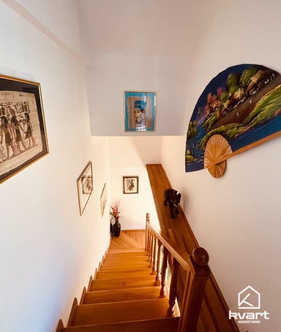 Dvoetažni stan, Stari Grad, Sedrenik — slika 8