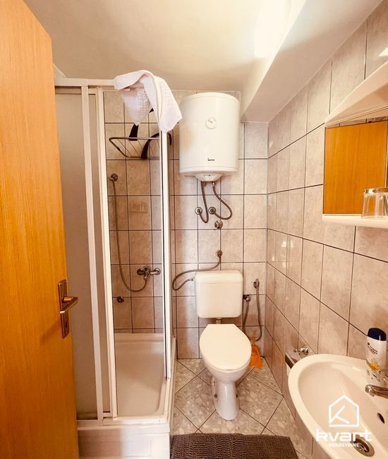 Dvoetažni stan, Stari Grad, Sedrenik — slika 19