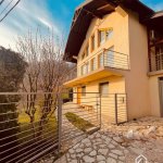 Moderna kuća sa vrtom, Semizovac — slika 1