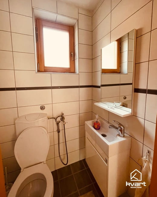 Moderna kuća sa vrtom, Semizovac — slika 17
