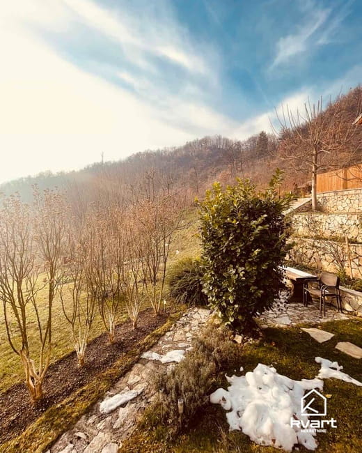 Moderna kuća sa vrtom, Semizovac — slika 20