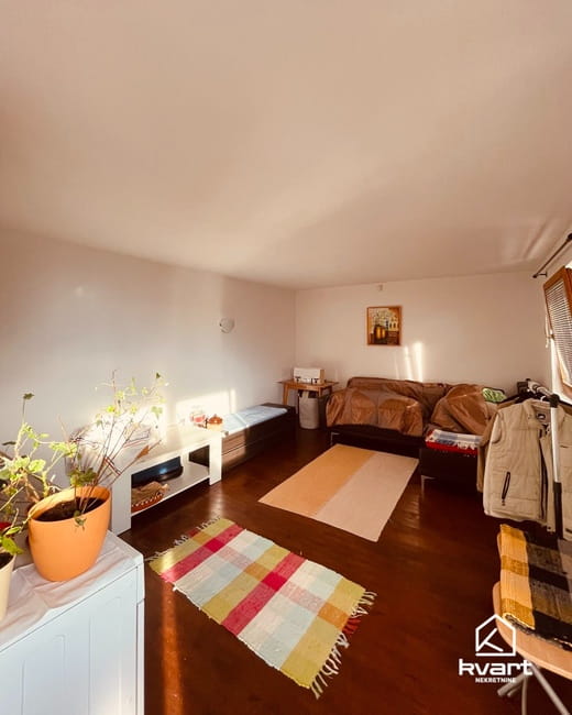 Moderna kuća sa vrtom, Semizovac — slika 15