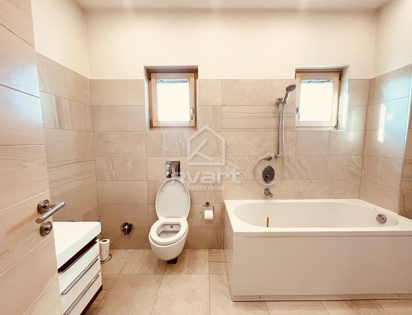 Moderna Vila Hotonj — slika 30