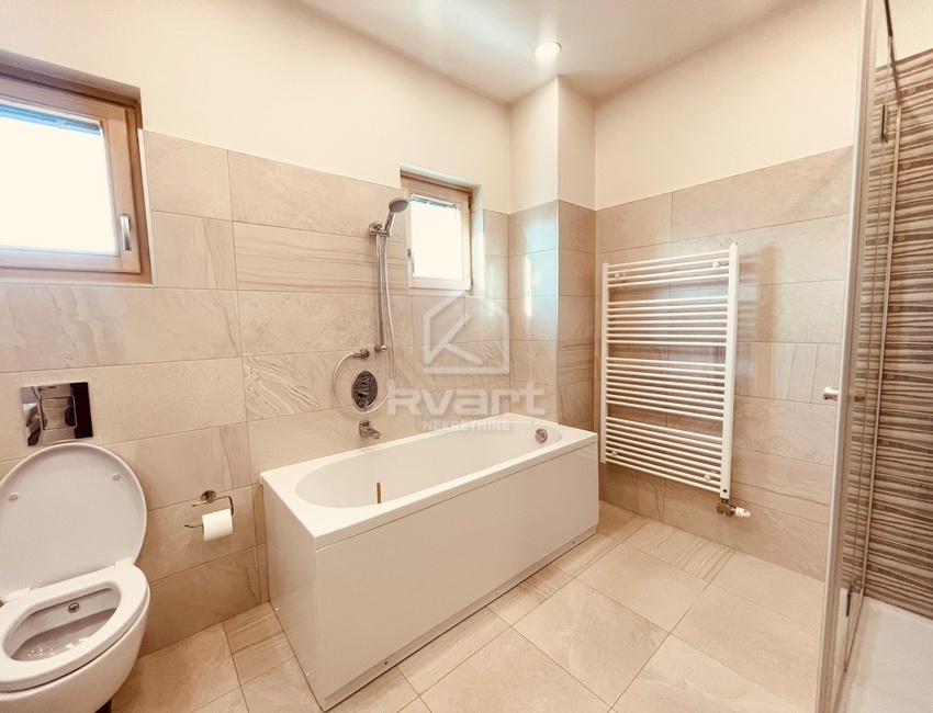 Moderna Vila Hotonj — slika 31