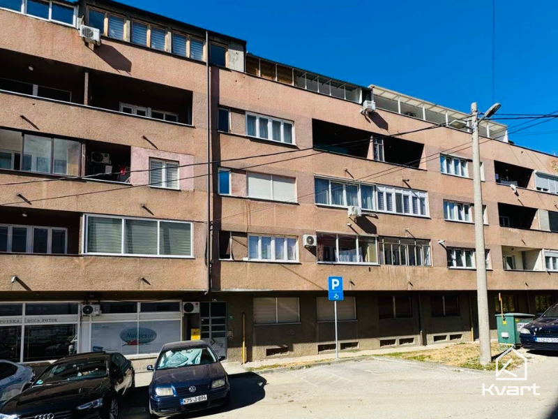 Stan Adema Buće